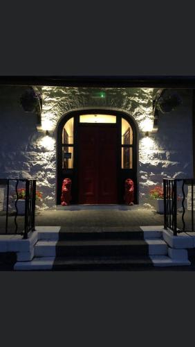 Y Llew Coch, Conwy
