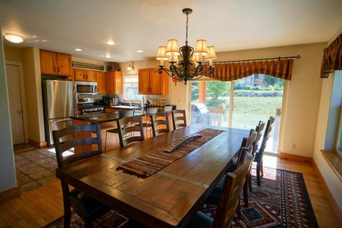 Bear Creek Lodge Townhome - main image