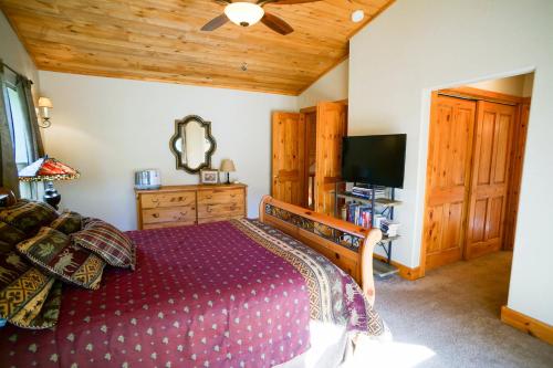 Bear Creek Lodge Townhome - image 9
