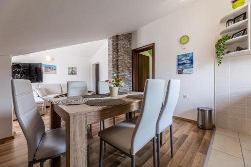 Apartments Creska