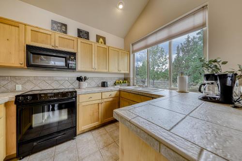 Eagle Crest Tree Top Hideaway - image 4