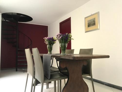 Casa del Plebiscito, Neapel (Foto 7)