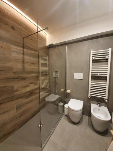 Double Room image 3