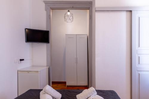 Standard Twin Room with Sea View image 5