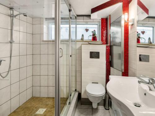 ห้องน้ำ, Cosy apartment in Grevesmuhlen with parking in เกรเวซมูเลน
