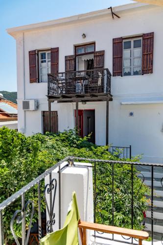 Traditional House - image 4