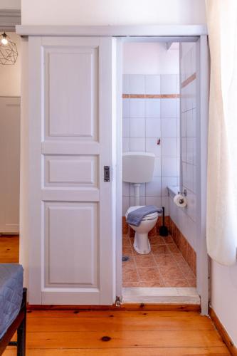 Standard Twin Room with Sea View image 2