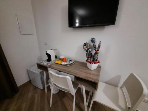 Deluxe Room (2 Adults + 1 Child) image 5