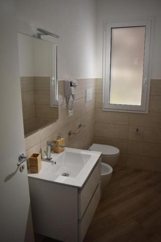Deluxe Room (2 Adults + 1 Child) image 4