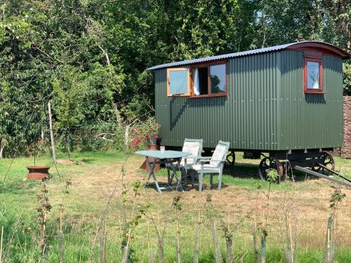 Sindles Farm Shepherd's Huts, Rowlands Castle, Hampshire