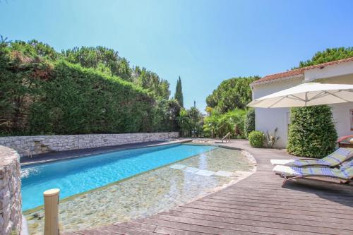 Luxury villa Cap d'Antibes gîte à louer Picasso Museum