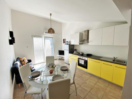 Central Apartments Preko