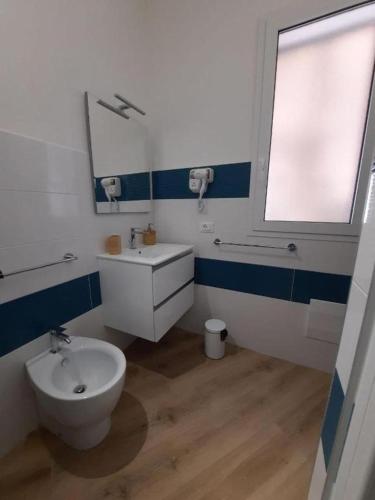 Double Room image 3