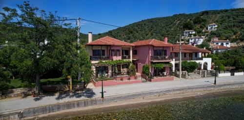 Iro House - image 9