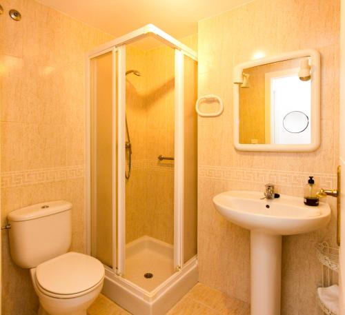  Apartamento Las Alondras 3-6PAX by costablancarent in Denia
