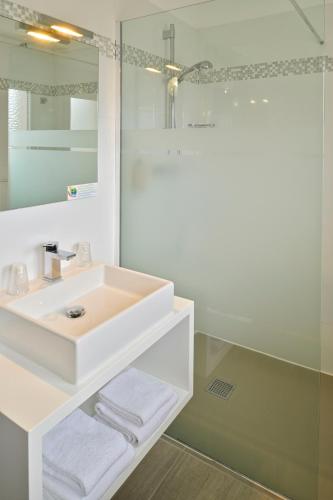 Hotel L'Escale Cote Port - 화장실