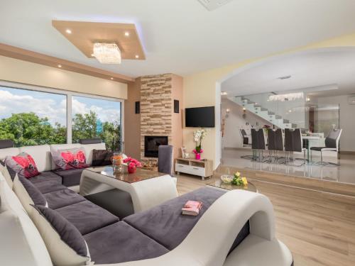 Holiday Home Villa Gabriel by Interhome in Kapelica