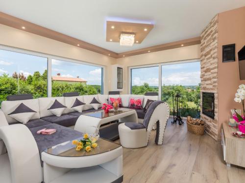 Holiday Home Villa Gabriel by Interhome in Kapelica