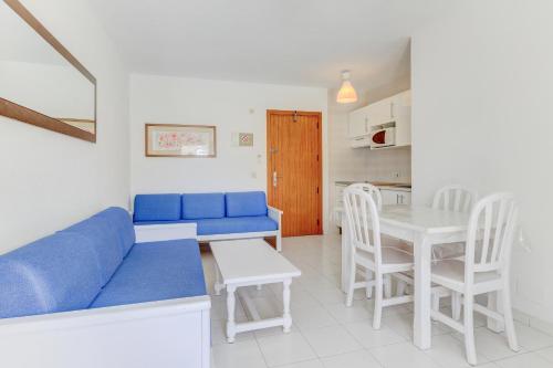Apartamentos Llevant - image 7