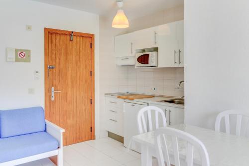 Apartamentos Llevant - image 13