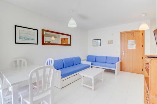 Apartamentos Llevant - main image