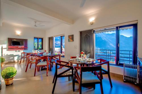 Restaurant, Rosewood Retreat Bhimtal in Nainital