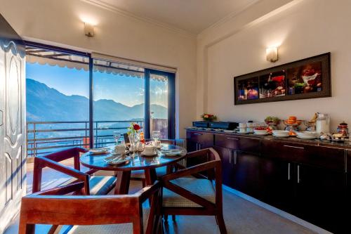 Restaurant, Rosewood Retreat Bhimtal in Nainital