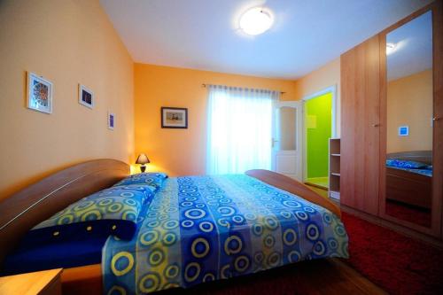 4 Bed Villa Sleeps 9 - Pool Pets Garden Parking, Supetar (San Pietro di Brazza) (foto 2)