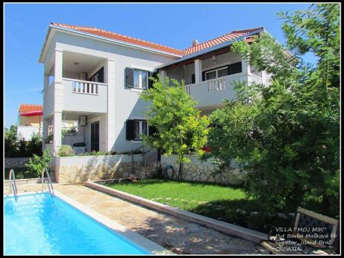 4 Bed Villa Sleeps 9 - Pool Pets Garden Parking, Supetar (San Pietro di Brazza) (foto 4)