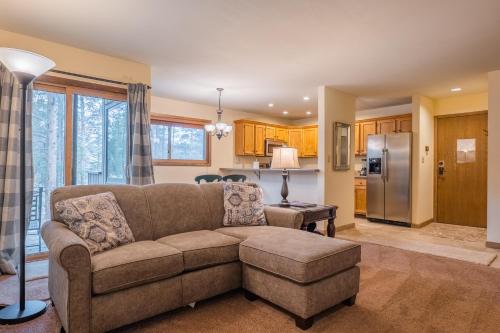1100 Flying Dutchman condo