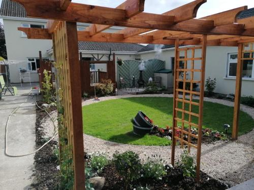 Tess's Guest House R95K6N1 This Property is unsuitable for children under 12 years old in Kilkenny