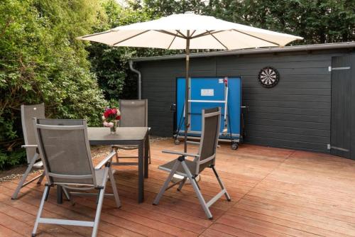 Ostsee Elmenhorst Sehr hochwertige Dreizimmer Ferienwohnung mit Gartenterrasse 3.1km von Kopenhagener Straße entfernt