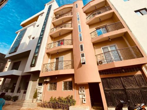 Mam Lovely 3-Bed Apartment in Dakar-Almadies