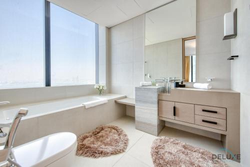 Magnificent 3BR at Jumeirah Gate Tower JBR by Deluxe Holiday Homes