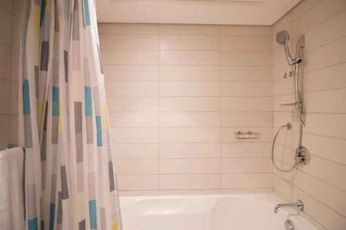 Luxury studio at Downtown! Full Burj Khalifa View! Burj Views L, Dubai (photo 5)