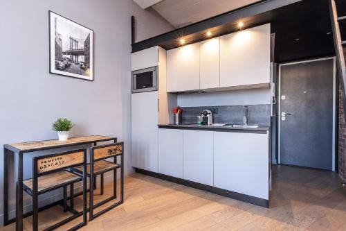 10 SEGURANE - Magnifique Studio Mezzanine - Port de Nice, Nice (fotografie 4)