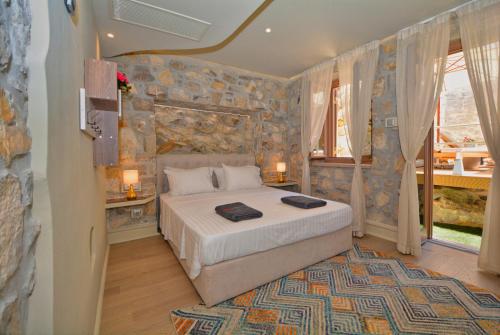 Sea-Front Jacuzzi & Garden Luxury "Rock Villa" gîte à louer Adhámion