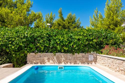 Villa Luna in Makarska private pool - image 13
