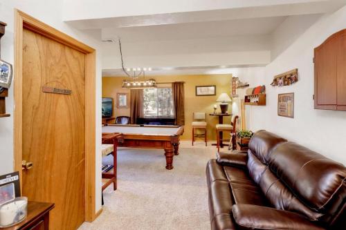 Neverland Cabin #2011 by Big Bear Vacations - image 4