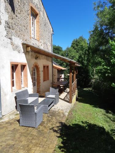 Grand gîte dans son écrin de Nature