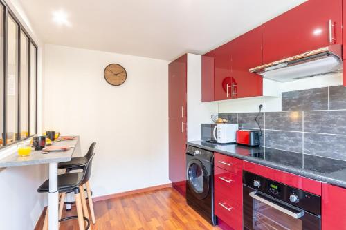 Le 02-GregIMMO-Appart'Hôtel (Le 02-GregIMMO-Appart'Hotel) in Монбель'яр