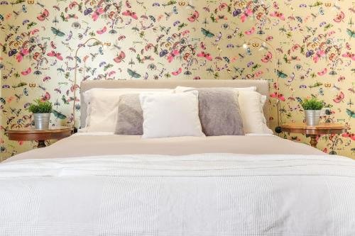 Olimpia House room Room Type - Deluxe King Room