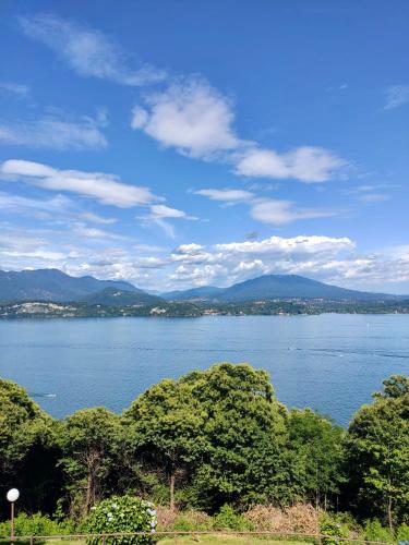  Cloud 9 - Apartment with stunning lake view in Belgirate