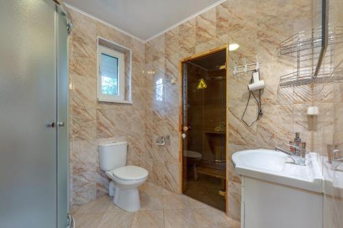 Karumetsa Apartment - image 5