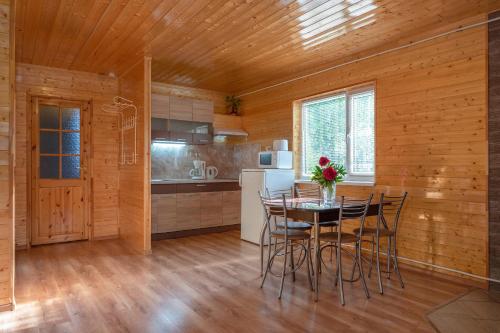 Karumetsa Apartment - image 12