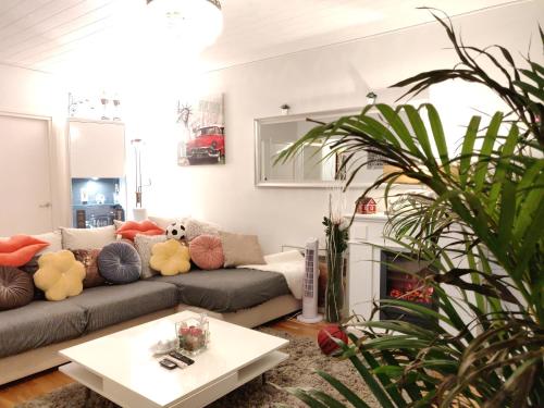 3Bed Apartment 18 mins by metro to Helsinki centre