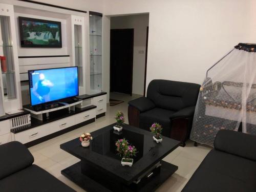 3 Bedroom House with Outdoor Terrace