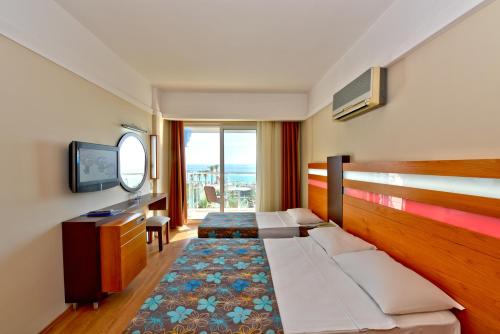 Triple Room with Sea View