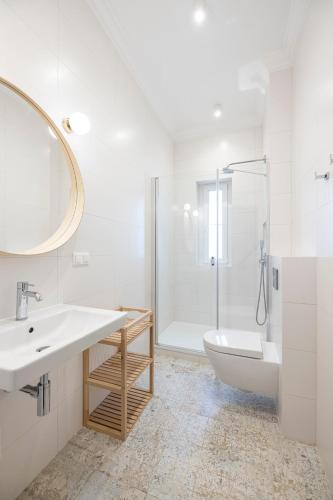 Three-Bedroom Apartment with Balcony image 7
