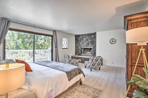 Boho-Chic Home with Game Room Near Lake Gregory! Boho-Chic Home with Game Room Near Lake Gregory!